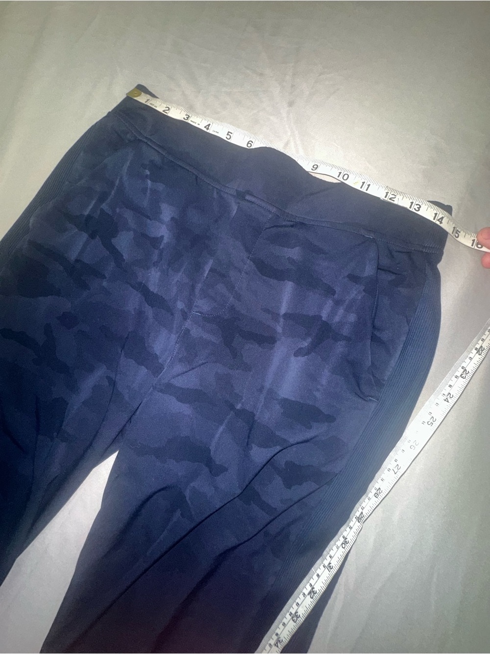 Athleta Women’s 8 Navy Camo Joggers Pockets Athleisure Activewear Gym Lounge - Picture 9 of 10